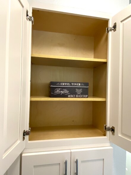 Building Photo - 844 Phoenix St NE