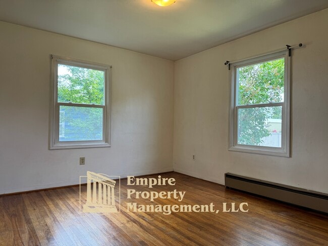 Building Photo - 155 Birch St