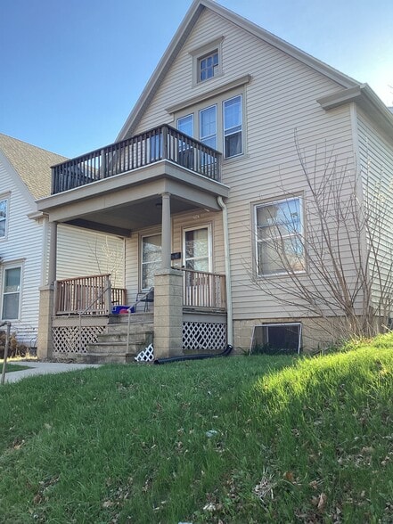 Primary Photo - 2943 N Newhall St