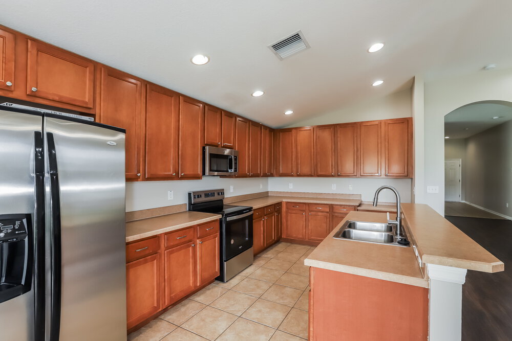 Building Photo - 6915 Runner Oak Dr