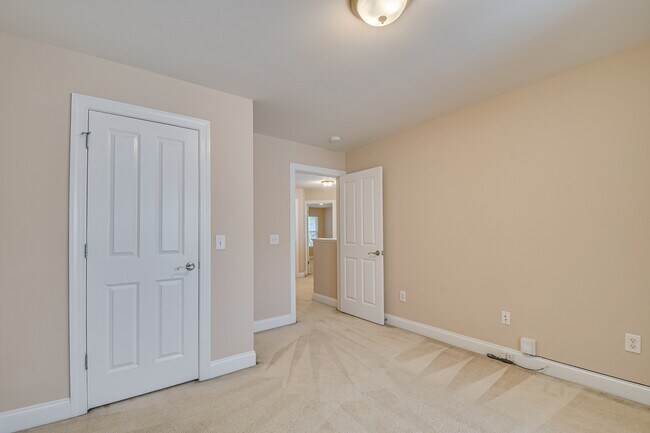 Building Photo - 200 Kline St NW