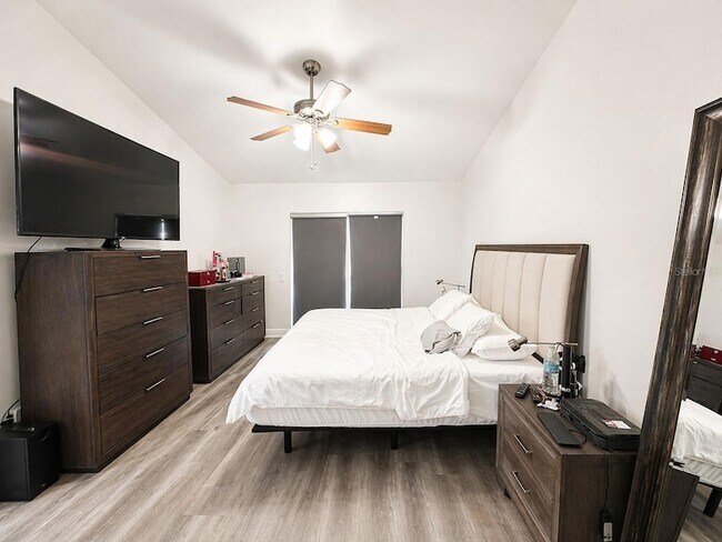 Building Photo - 1208 Tiger Wood Ct