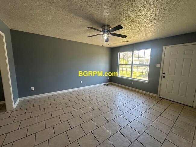 Building Photo - 3 BD, 2 BA, Home in Cabot
