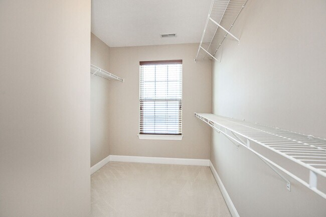 Building Photo - 2457 Woodhawk Ln