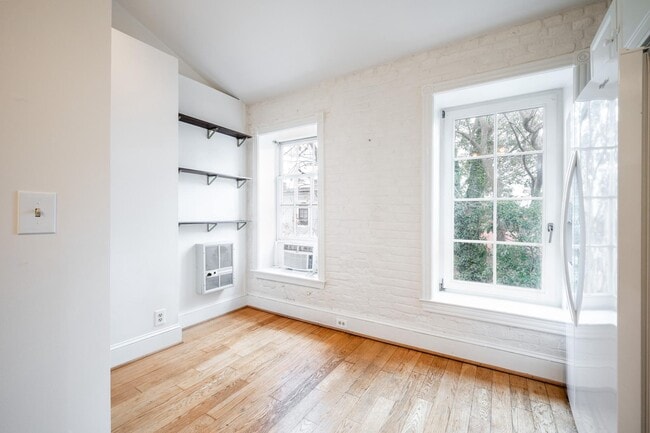 Building Photo - 310 Prince St