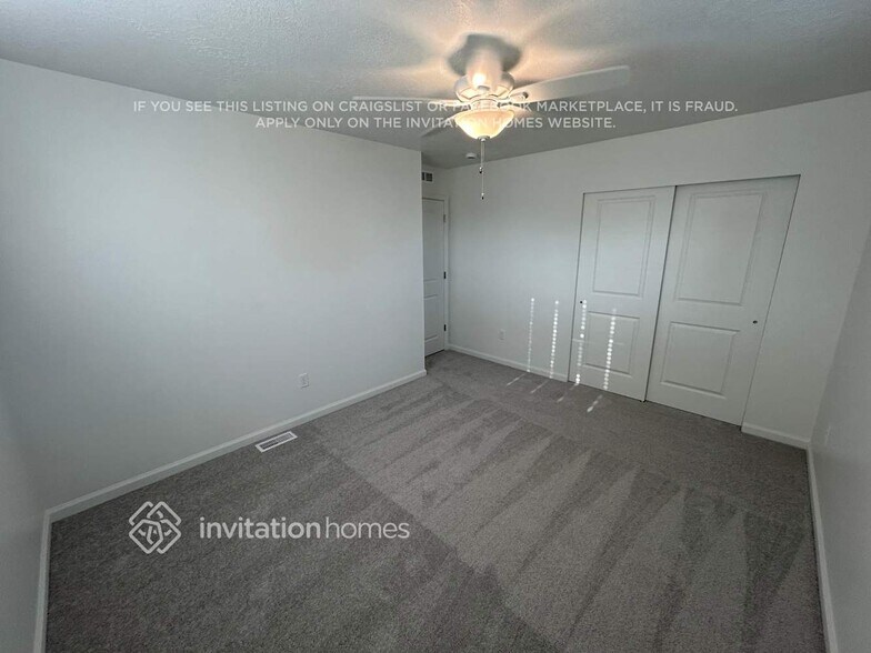 Building Photo - 328 N Broadway Dr