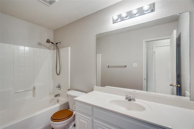 Building Photo - 2412 Heads And Tails Ln