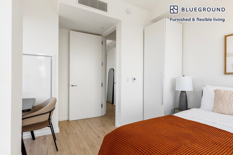 Building Photo - 545 Vanderbilt Ave