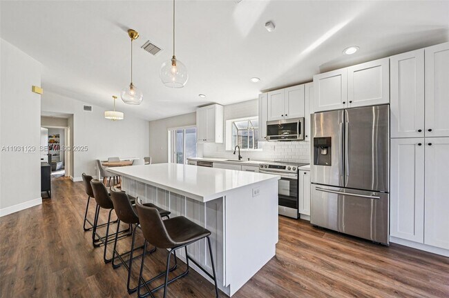 Building Photo - 1356 NW 192nd Ave