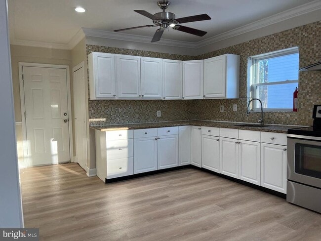 Building Photo - 7925 Ashboro Dr