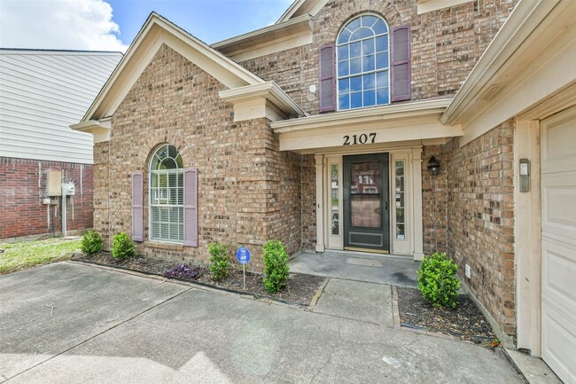 Building Photo - 2107 Bennigan St