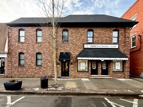 Building Photo - 196 Spring St