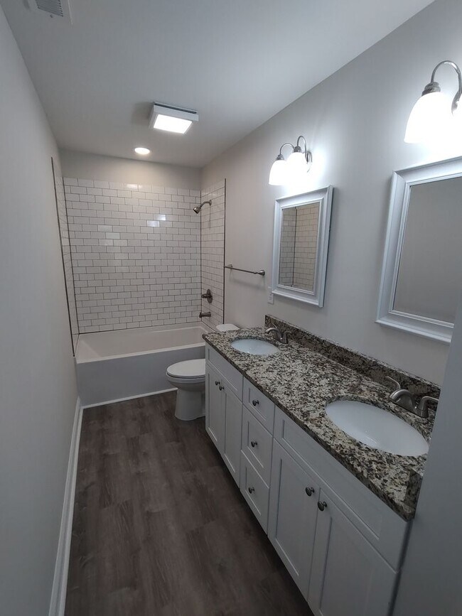 Building Photo - Spacious Townhome in Fairways at Wild Wing!