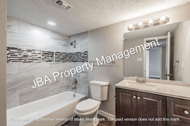 Building Photo - 1782 Farleigh-