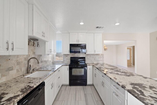 Building Photo - 2301 Redbird Cove