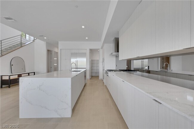Building Photo - 66 Lakefront Dr
