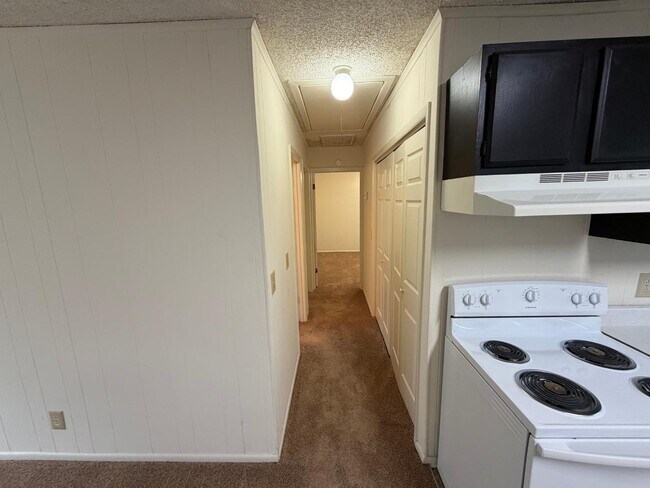 Building Photo - 1506 Idlewild Dr