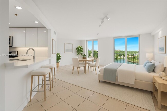 Primary Photo - 5880 Collins Ave