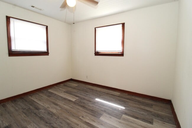 Building Photo - 507 Geneva St