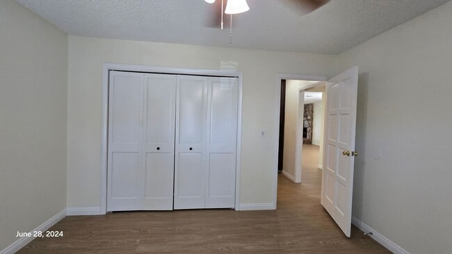 Building Photo - Stunning 3bed/2bath home nestled in a grea...