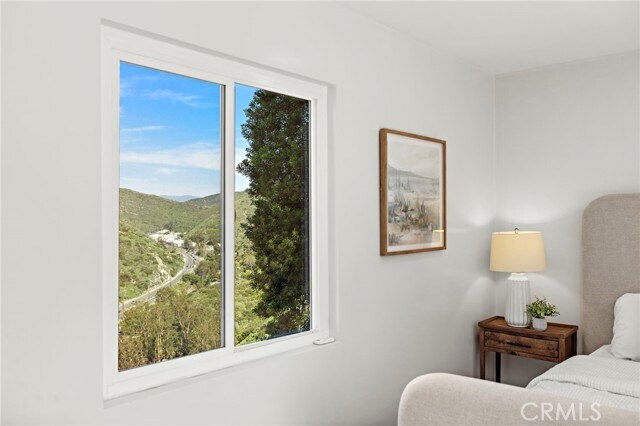 Building Photo - 696 Mystic View