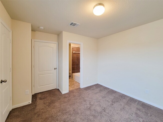 Building Photo - 5209 Dauntless Dr