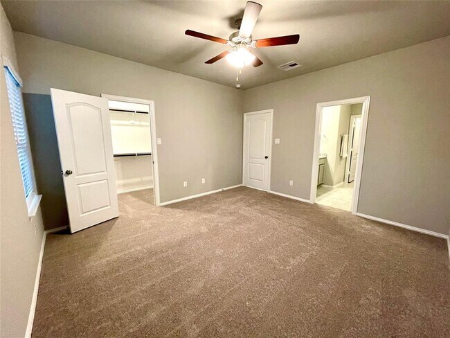 Building Photo - 31326 Spotted Saddle Hollow