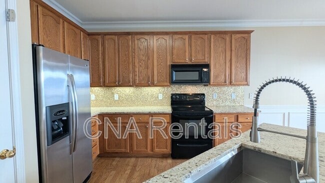 Building Photo - 1747 Oak Brook Ln NW
