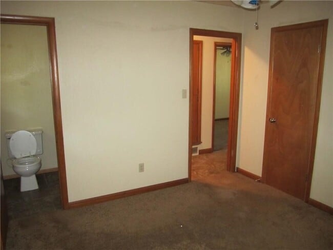 Building Photo - 212 S Mercedes Dr