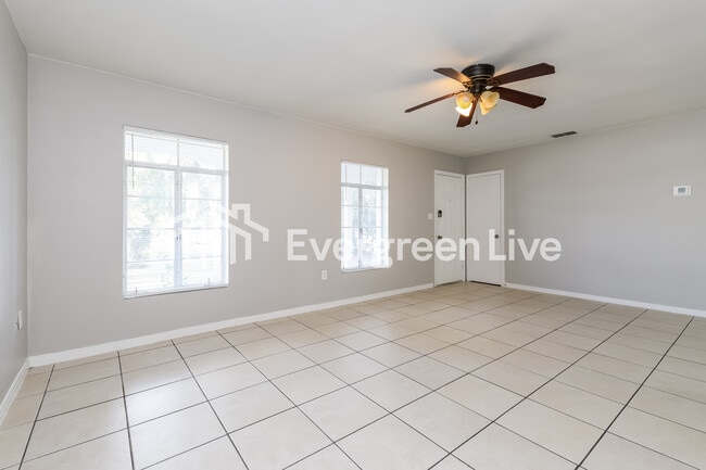 Building Photo - 2222 N Hastings St