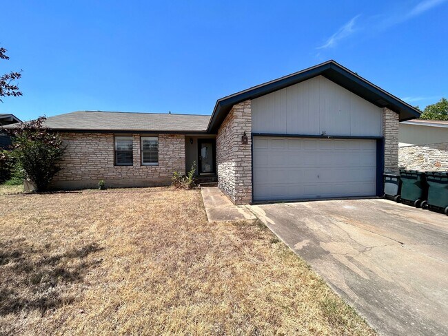 Building Photo - 906 Spring Tree St