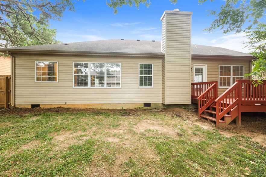 Building Photo - 1004 Blue Mountain Ln