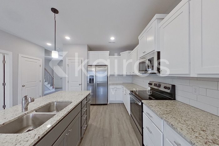 Building Photo - 3705 Oak Leaf Wy