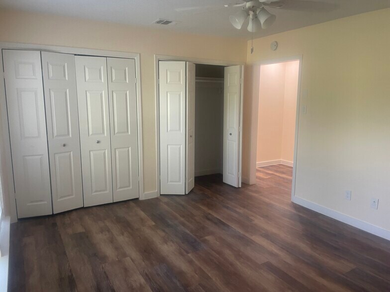 Master bedroom, double closet, entry storage/seating nook - 1500 S Diamondhead Blvd