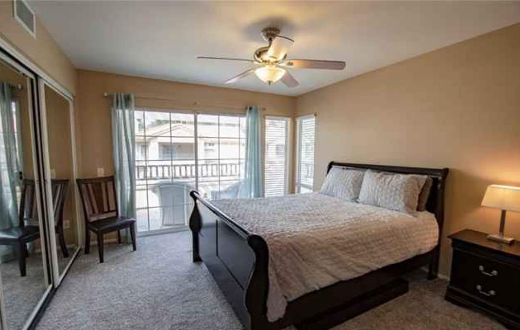 Upstair Suites - 23924 Arroyo Park Dr