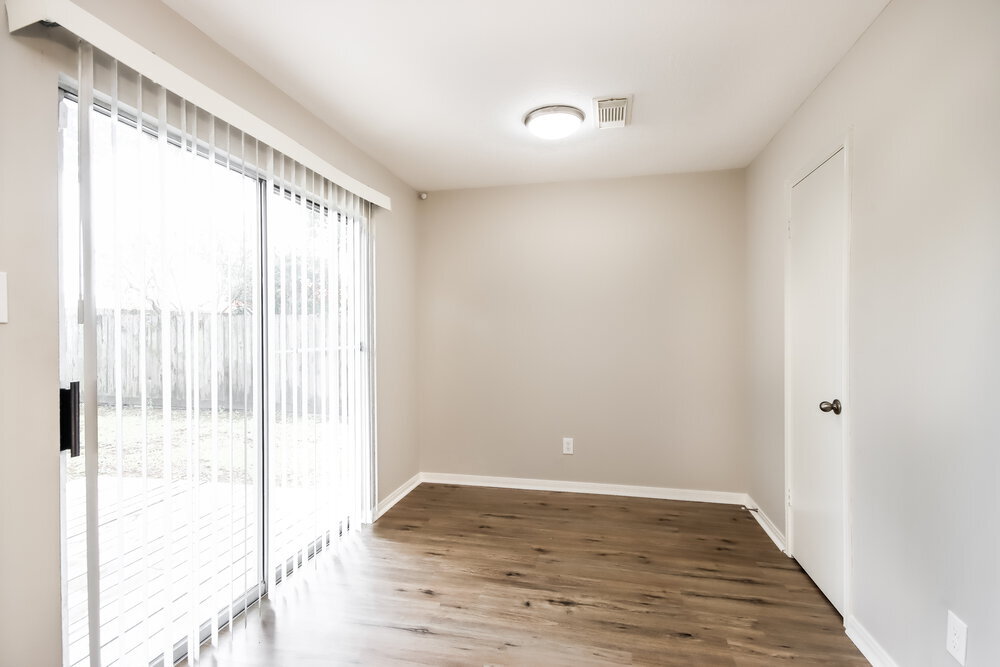 Building Photo - 6923 Echo Pines Dr
