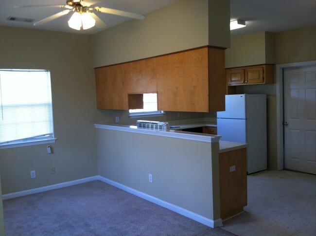 Building Photo - 3bed/2bath duplex in Twin City for August!