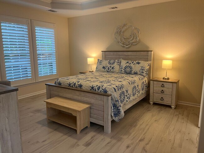 Building Photo - Lovely Furnished Home in The Haven