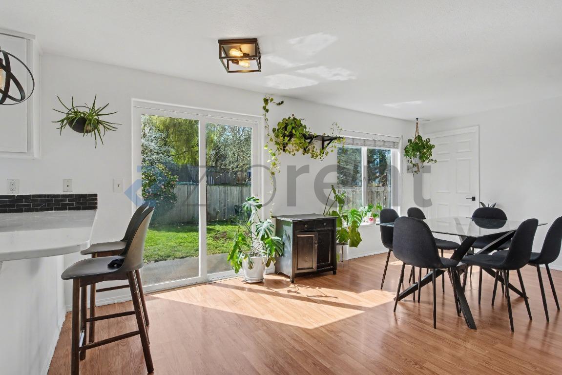 Building Photo - 19000 SW Strickland Dr