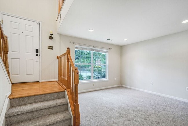 Building Photo - 1606 Wilcox Ave