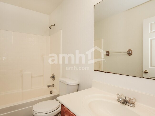 Building Photo - 3213 W Apollo Rd