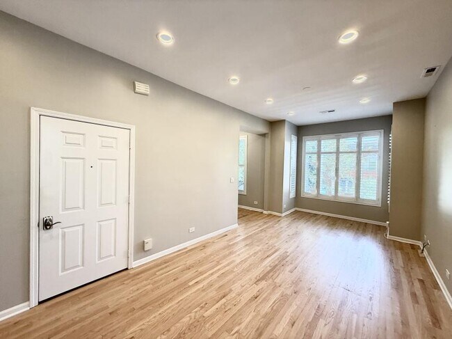 Primary Photo - 1 bedroom in Chicago IL 60642