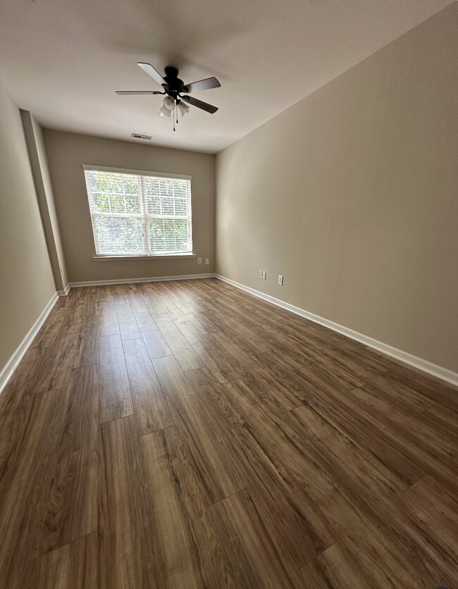 Building Photo - Spacious 3-Bed Townhouse in Raleigh