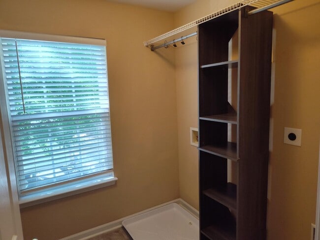 Building Photo - 8708 SedgeBurn Dr