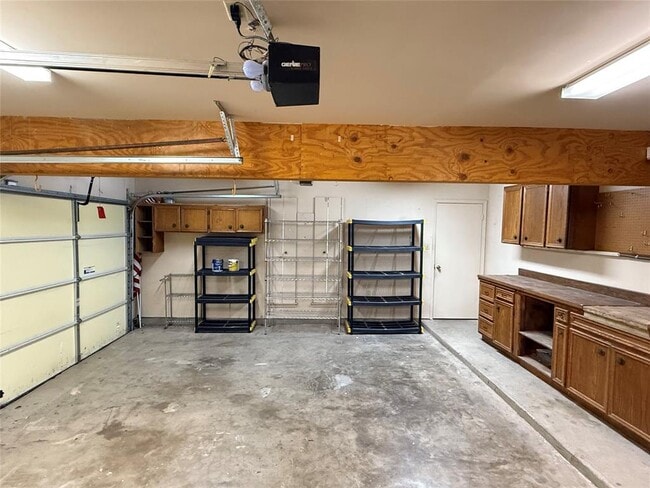 Building Photo - 9106 Rockcrest Cir