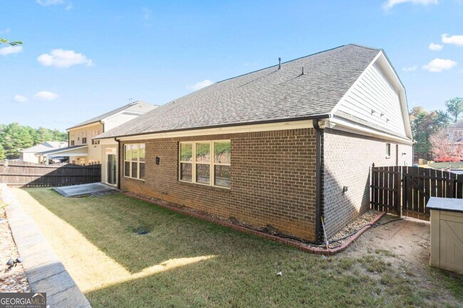 Building Photo - 330 La Perla Dr