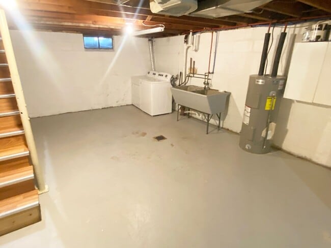 Building Photo - 2-Bedroom 1 Bath Ranch Style Home Near GD ...