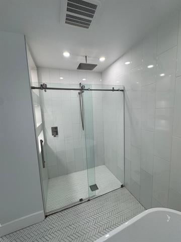 Building Photo - 6826 Kingsbury Dr