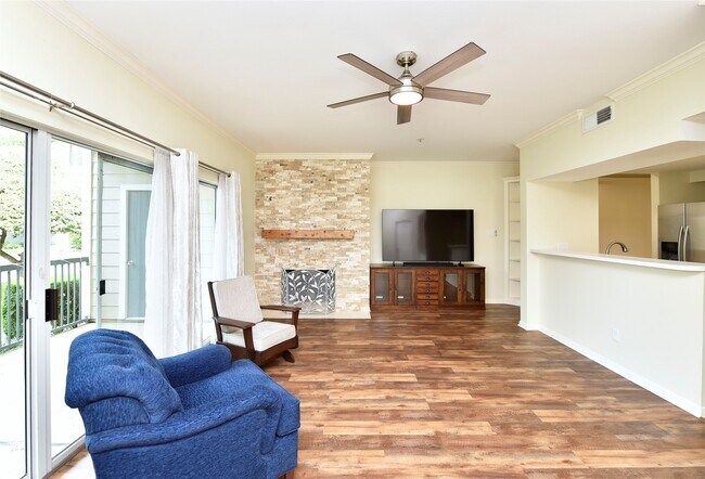 Building Photo - 12800 Melville Dr