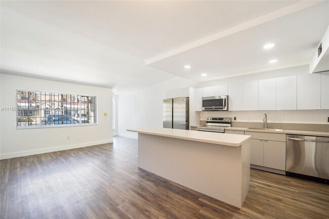 Building Photo - 6806 NW 166th Terrace
